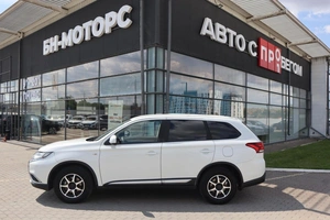 Внедорожник Mitsubishi Outlander 2016 года, 1800000 рублей, Мирное