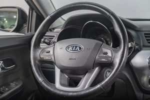 Седан Kia Rio 2012 года, 999000 рублей, Томск