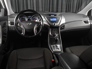 Седан Hyundai Elantra 2012 года, 1299000 рублей, Тюмень