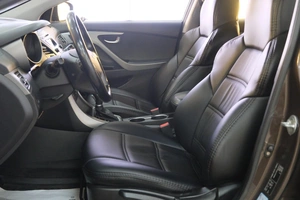 Седан Hyundai Elantra 2015 года, 1349000 рублей, Омск