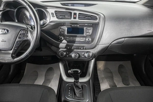 Хетчбэк Kia Ceed 2015 года, 929000 рублей, Барнаул