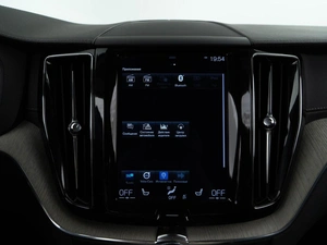Внедорожник Volvo XC60 2018 года, 3649050 рублей, Москва