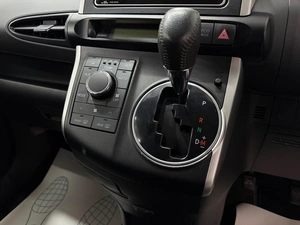 Минивэн Toyota Wish 2010 года, 1199000 рублей, Красноярск