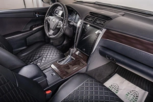 Седан Toyota Camry 2017 года, 1989000 рублей, Томск