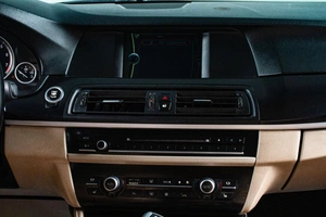 Седан BMW 5 серия 2011 года, 1799000 рублей, Сургут