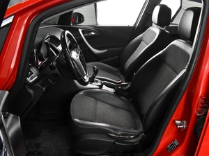 Хетчбэк Opel Astra 2012 года, 699000 рублей, Воронеж