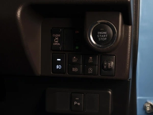 Минивэн Toyota Roomy 2019 года, 980000 рублей, Омск
