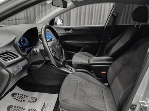 Седан Hyundai Solaris 2018 года, 1199000 рублей, Красноярск