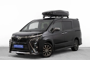 Минивэн Toyota Voxy 2018 года, 2649000 рублей, Барнаул