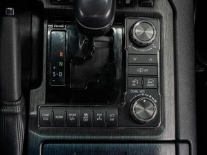 Внедорожник Toyota Land Cruiser 2019 года, 7999000 рублей, Тюмень