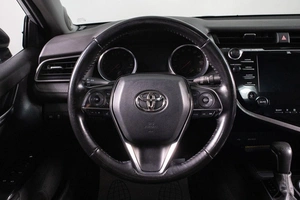 Седан Toyota Camry 2020 года, 2799000 рублей, Сургут