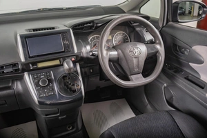 Минивэн Toyota Wish 2010 года, 999000 рублей, Томск