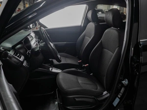 Седан Kia Rio 2017 года, 990000 рублей, Тюмень