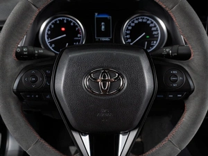 Седан Toyota Camry 2021 года, 3549000 рублей, Тюмень