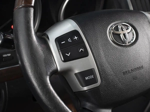 Внедорожник Toyota Land Cruiser 2014 года, 3160000 рублей, Омск