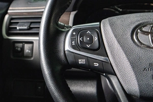 Седан Toyota Camry 2018 года, 2699000 рублей, Сургут