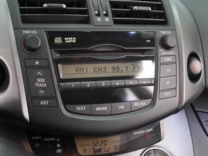 Внедорожник Toyota RAV4 2011 года, 1421000 рублей, Воронеж