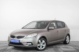 Хетчбэк Kia Ceed 2011 года, 819000 рублей, Кемерово
