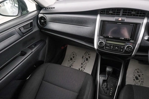 Универсал Toyota Corolla Fielder 2016 года, 1349000 рублей, Красноярск