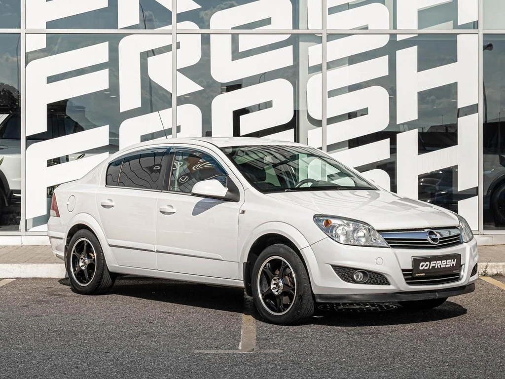 Седан Opel Astra 2014 года, 730000 рублей, Краснодар