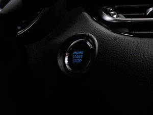 Внедорожник Toyota C-HR 2018 года, 2140000 рублей, Тюмень
