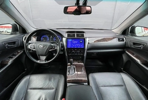 Седан Toyota Camry 2017 года, 1999000 рублей, Солонцы