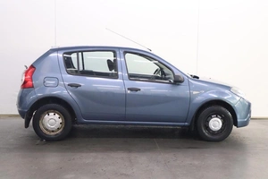 Хэтчбек Renault Sandero 2011 года, 675000 рублей, Железногорск