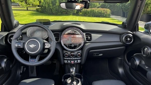 Кабриолет MINI Cooper S 2023 года, 5579000 рублей, Красноярск