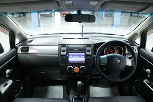 Хетчбэк Nissan Tiida 2006 года, 558000 рублей, Солонцы