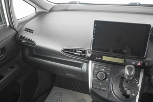 Минивэн Toyota Wish 2011 года, 1199000 рублей, Кемерово