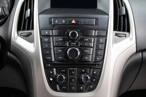 Хетчбэк Opel Astra 2012 года, 699000 рублей, Оренбург