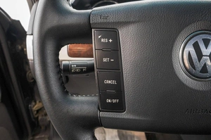 Внедорожник Volkswagen Touareg 2008 года, 1449000 рублей, Барнаул