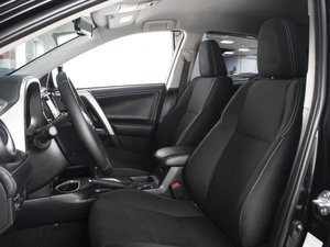 Внедорожник Toyota RAV4 2017 года, 2440000 рублей, Омск