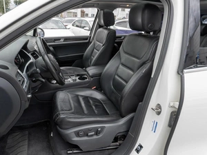 Внедорожник Volkswagen Touareg 2011 года, 2419000 рублей, Саратов