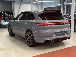 Внедорожник Porsche Cayenne Turbo 2024 года, 29000000 рублей, Павловская Слобода