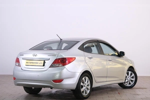 Седан Hyundai Solaris 2011 года, 859000 рублей, Омск