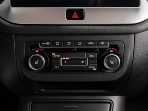 Внедорожник Volkswagen Tiguan 2012 года, 1299000 рублей, Тюмень