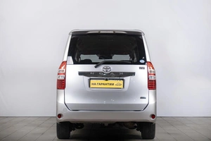 Минивэн Toyota Noah 2011 года, 1439000 рублей, Томск