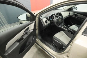 Седан Chevrolet Cruze 2011 года, 990000 рублей, Курск
