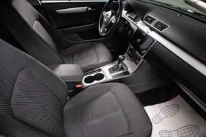 Седан Volkswagen Passat 2011 года, 1099000 рублей, Сургут