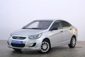 Седан Hyundai Solaris 2014 года, 889000 рублей, Омск