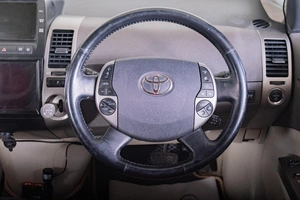 Лифтбек Toyota Prius 2008 года, 659000 рублей, Томск