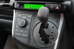 Минивэн Toyota Wish 2017 года, 1819000 рублей, Омск