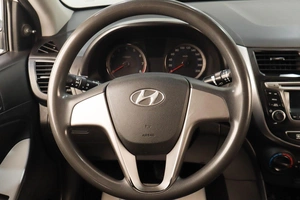 Седан Hyundai Solaris 2016 года, 989000 рублей, Челябинск