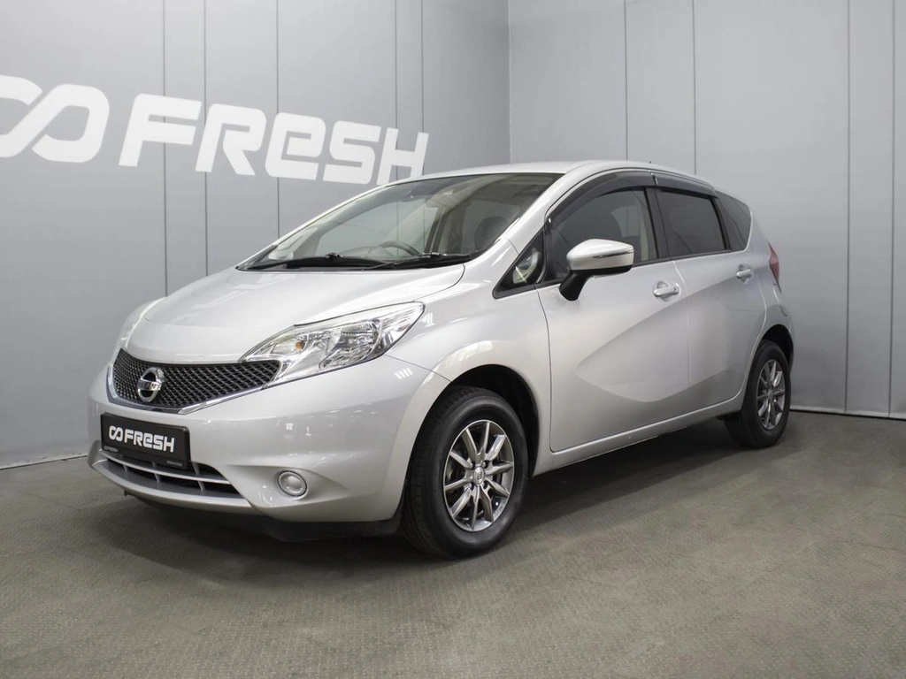 Хетчбэк Nissan Note 2016 года, 1080000 рублей, Омск