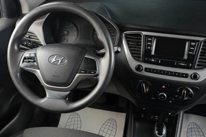 Седан Hyundai Solaris 2017 года, 929000 рублей, Тюмень