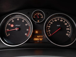 Хетчбэк Opel Astra GTC 2010 года, 645000 рублей, Краснодар