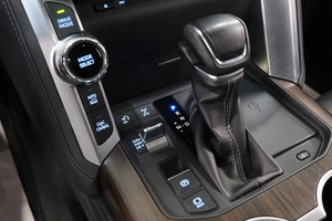 Внедорожник Toyota Land Cruiser 2022 года, 11889000 рублей, Омск