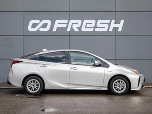 Лифтбек Toyota Prius 2019 года, 2150000 рублей, Краснодар