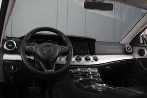 Седан Mercedes-benz E-класс 2017 года, 2690000 рублей, Омск